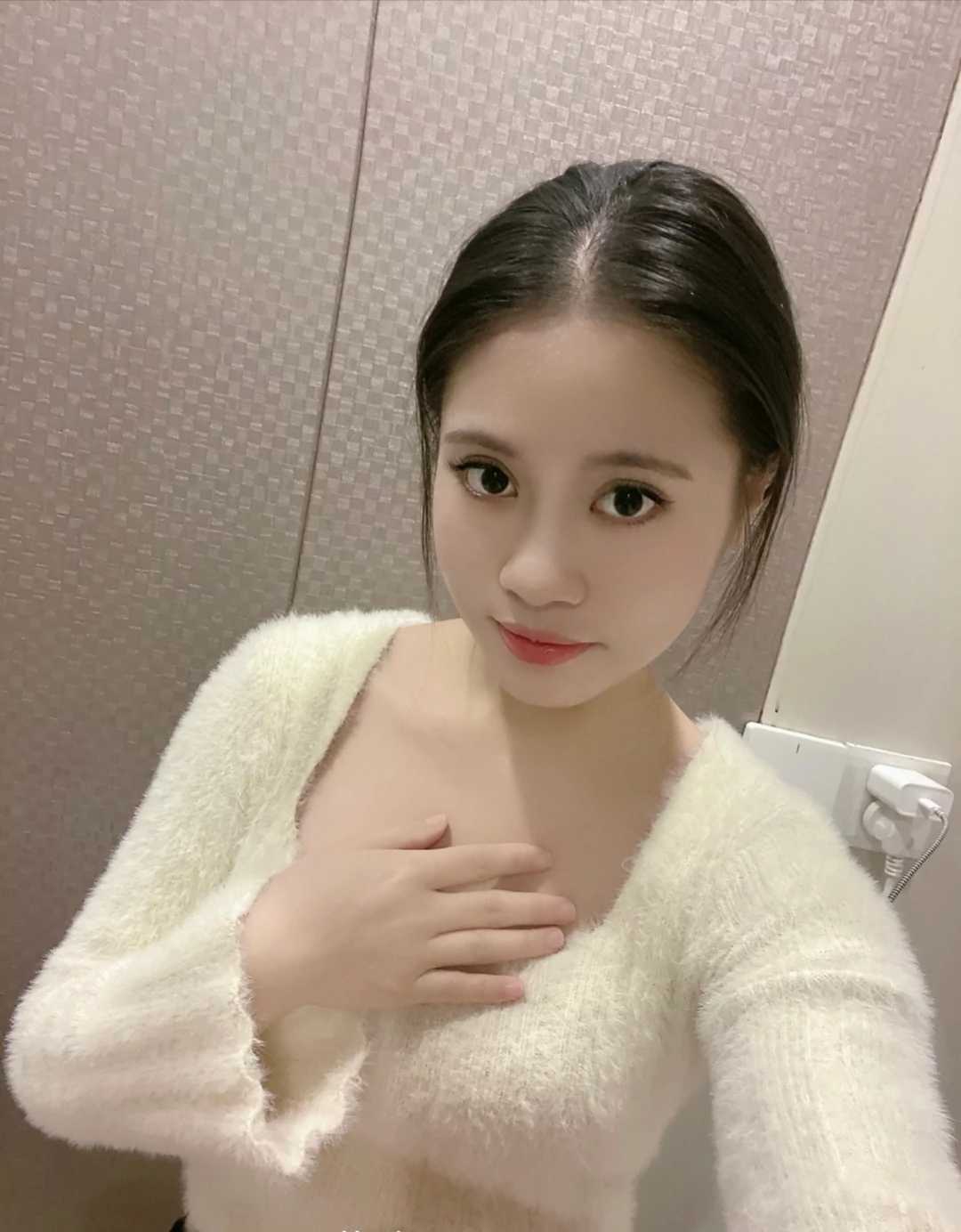 温柔学生小嫩妹